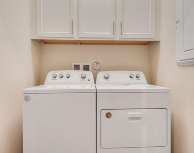 1841 Se Roxy Way - Photo Thumbnail 32