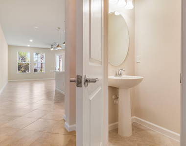 1841 Se Roxy Way - Photo Thumbnail 4
