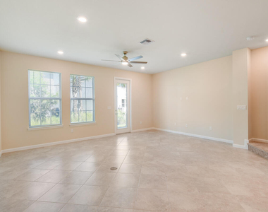 1841 Se Roxy Way - Photo Thumbnail 13