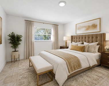 583 Nw 17th Place - Photo Thumbnail 4