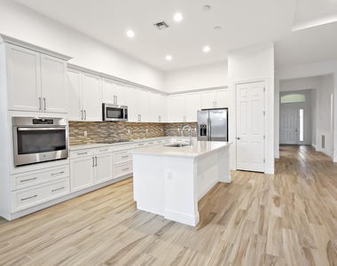23026 Sw Accesi Way - Photo Thumbnail 3