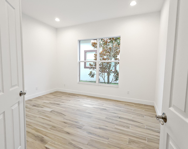 23026 Sw Accesi Way - Photo Thumbnail 12