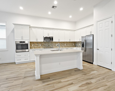 23026 Sw Accesi Way - Photo Thumbnail 4