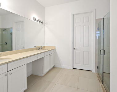 23026 Sw Accesi Way - Photo Thumbnail 10