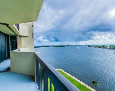 115 Lakeshore Drive - Photo Thumbnail 18