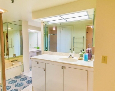 115 Lakeshore Drive - Photo Thumbnail 10