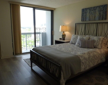 115 Lakeshore Drive - Photo Thumbnail 15