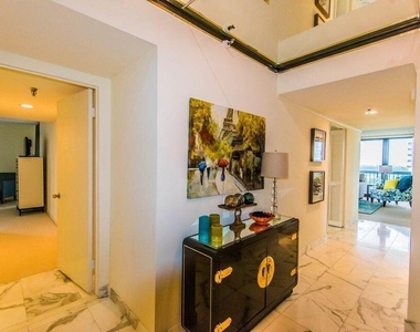 115 Lakeshore Drive - Photo Thumbnail 3