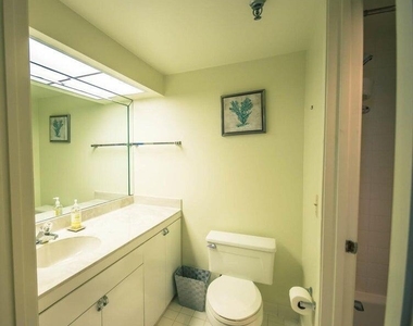 115 Lakeshore Drive - Photo Thumbnail 13