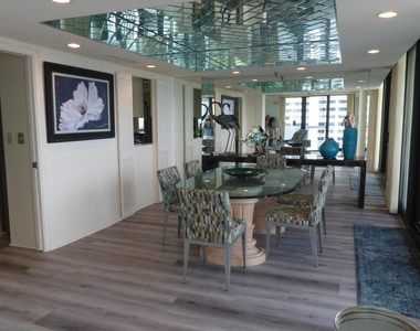 115 Lakeshore Drive - Photo Thumbnail 7