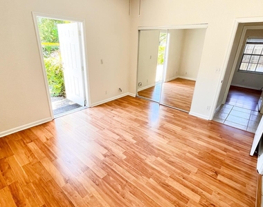 1434 Hawthorne Place - Photo Thumbnail 10