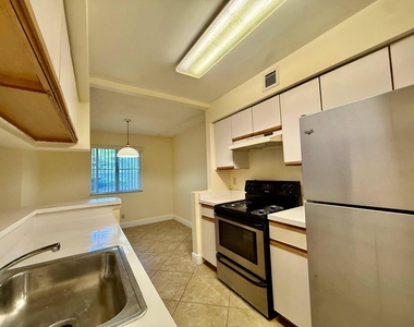 9777 Westview Drive - Photo Thumbnail 4