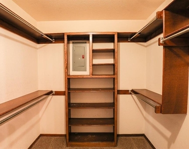 1321 Harding Avenue - Photo Thumbnail 16