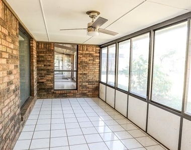 1321 Harding Avenue - Photo Thumbnail 19