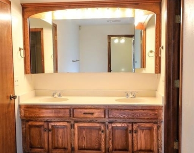 1321 Harding Avenue - Photo Thumbnail 17