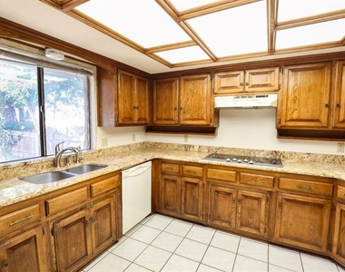 1321 Harding Avenue - Photo Thumbnail 7