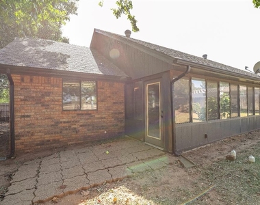 1321 Harding Avenue - Photo Thumbnail 20