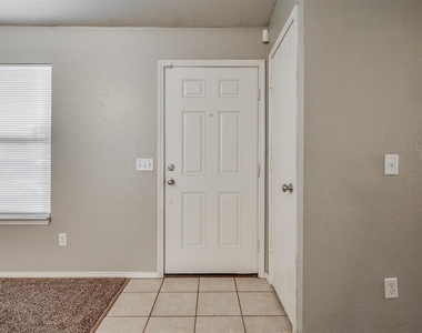 9728 Sw 27th Street - Photo Thumbnail 4