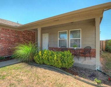 9728 Sw 27th Street - Photo Thumbnail 3