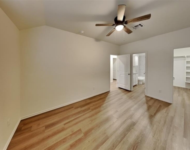 11517 University Drive - Photo Thumbnail 10
