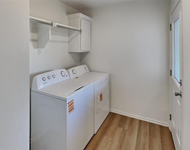 11517 University Drive - Photo Thumbnail 16