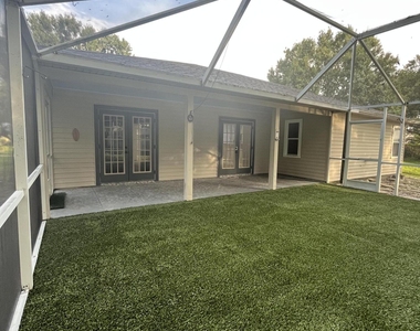 915 11th Terrace - Photo Thumbnail 18