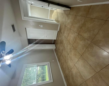 915 11th Terrace - Photo Thumbnail 14