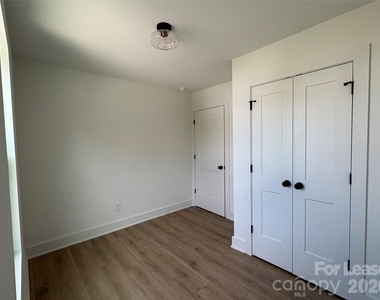 2905 Clyde Drive - Photo Thumbnail 14