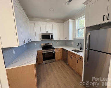 2905 Clyde Drive - Photo Thumbnail 3