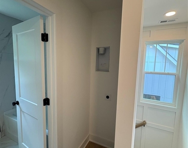 2905 Clyde Drive - Photo Thumbnail 12