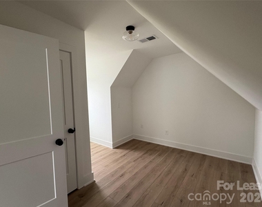 2905 Clyde Drive - Photo Thumbnail 16