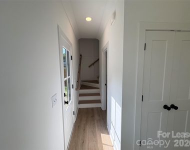 2903 Clyde Drive - Photo Thumbnail 10