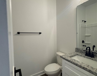 331 E Lowrance Avenue - Photo Thumbnail 7