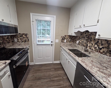 525 12th Street Sw - Photo Thumbnail 4