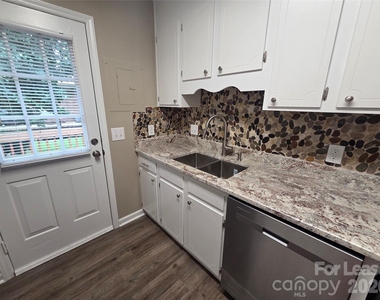 525 12th Street Sw - Photo Thumbnail 6