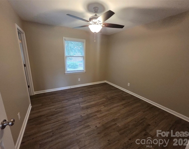 525 12th Street Sw - Photo Thumbnail 7