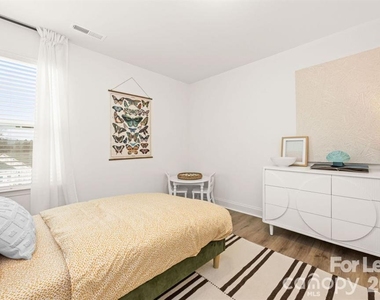 3308 Glade Drive - Photo Thumbnail 12