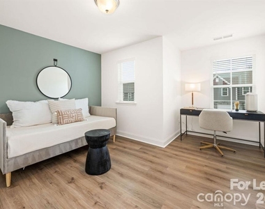 3308 Glade Drive - Photo Thumbnail 9