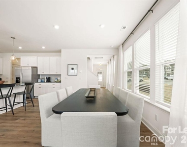 3308 Glade Drive - Photo Thumbnail 17