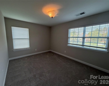 2002 Fripp Lane - Photo Thumbnail 13
