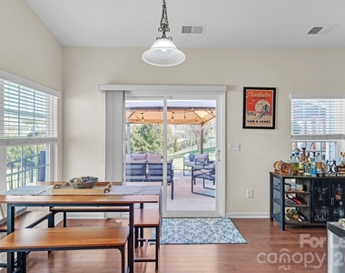 5826 Castlecove Road - Photo Thumbnail 9