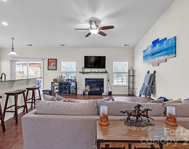 5826 Castlecove Road - Photo Thumbnail 2