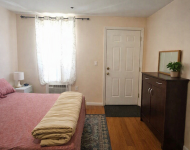 4 BR apartment in Jamaica Queens - Photo Thumbnail 3