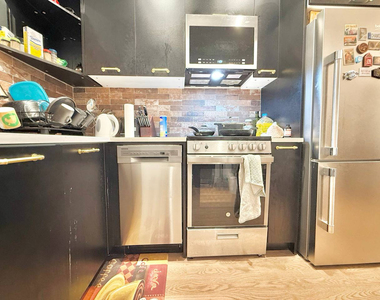 99 Varet Street - Photo Thumbnail 7
