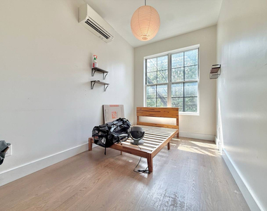 99 Varet Street - Photo Thumbnail 6