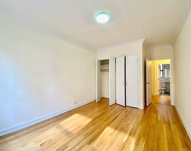 235 East 46th Street - Photo Thumbnail 1