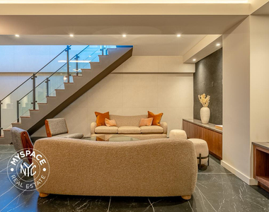654 Madison Street - Photo Thumbnail 5