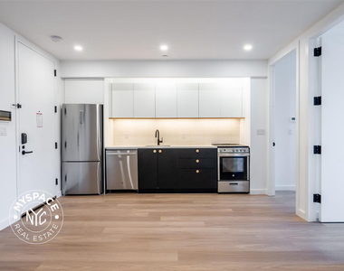 654 Madison Street - Photo Thumbnail 12