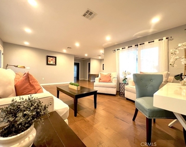 6628 N Golden West - Photo Thumbnail 4
