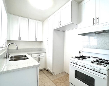 3810 Stockbridge Avenue - Photo Thumbnail 2